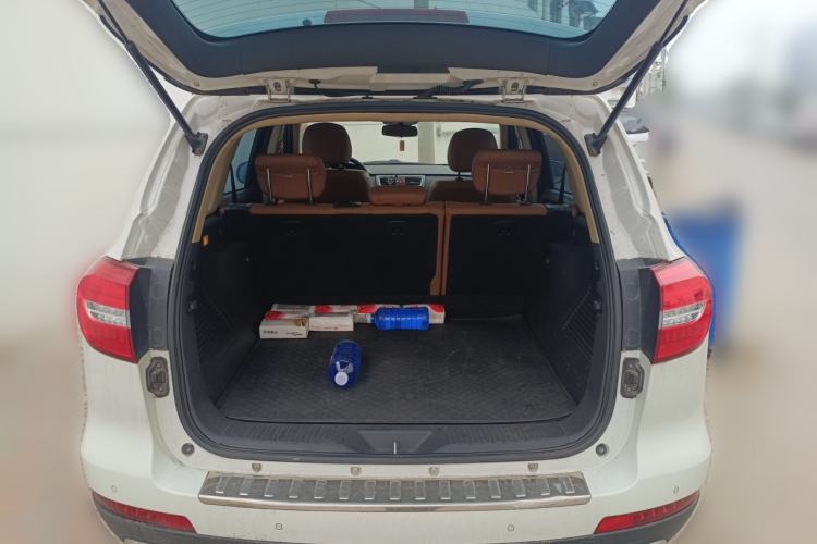 Used Haval H8 2015 2.0T Four-Wheel Drive Comfort Version Trunk