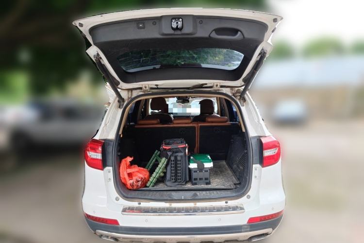 Used Haval H8 2015 2.0T Four-Wheel Drive Luxury Model Trunk