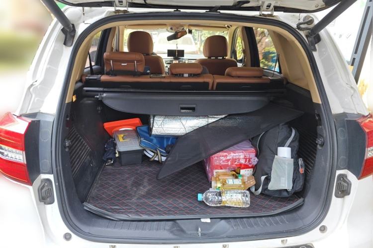 Used Haval H8 2015 2.0T Two-Wheel-Drive Elite Version Trunk