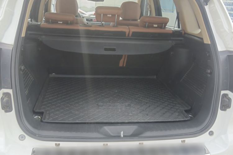 Used Haval H8 2015 2.0T Two-Wheel Drive Comfort Version Trunk