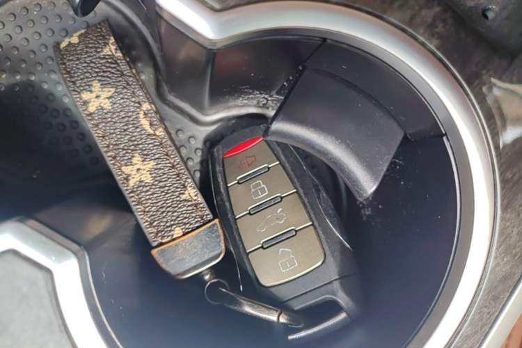 Used Haval H8 2015 2.0T Two-Wheel-Drive Elite Version Vehicle Key