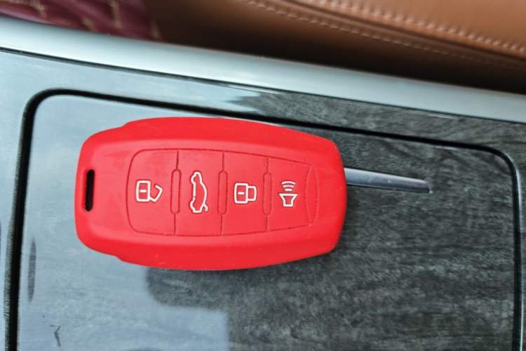 Used Haval H8 2015 2.0T Two-Wheel-Drive Standard Version Vehicle Key