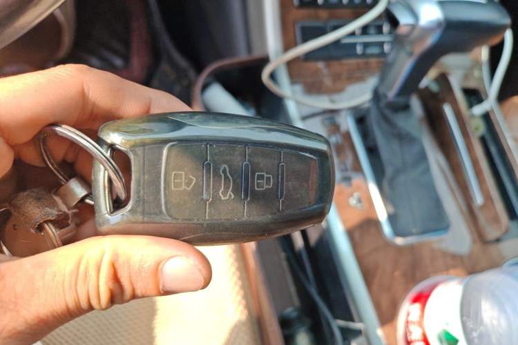 Used Haval H8 2015 2.0T Two-Wheel-Drive Luxury Version Vehicle Key