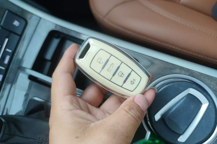 Used Haval H8 2015 2.0T Four-Wheel Drive Elite Model Vehicle Key