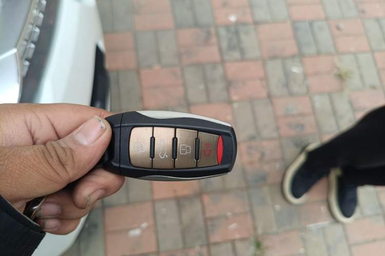 Used Haval H8 2015 2.0T Four-Wheel Drive Comfort Version Vehicle Key