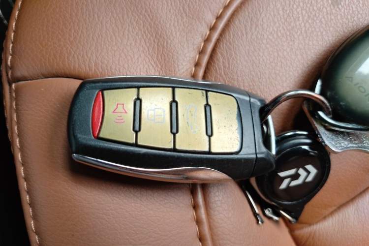 Used Haval H8 2015 2.0T Four-Wheel Drive Luxury Model Vehicle Key
