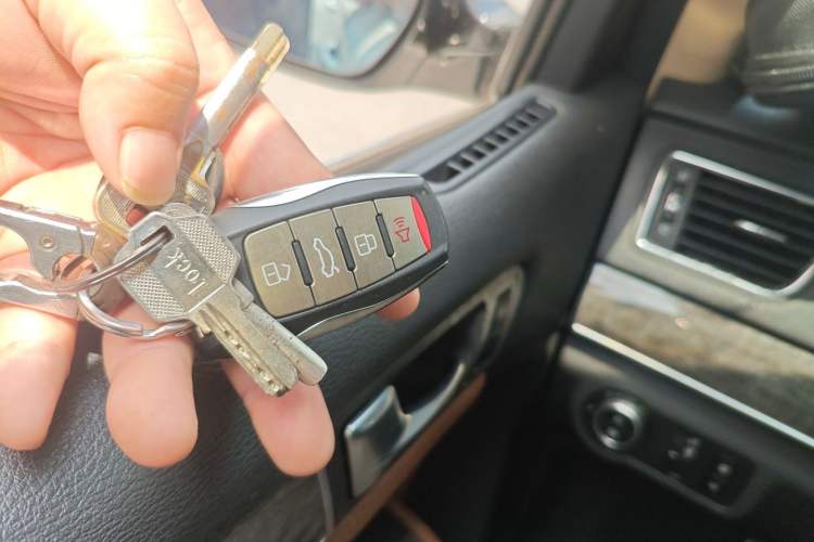 Used Haval H8 2015 2.0T Two-Wheel-Drive Luxury Version Vehicle Key