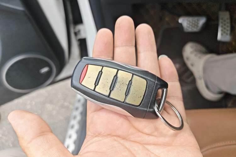 Used Haval H8 2015 2.0T Two-Wheel-Drive Elite Version Vehicle Key