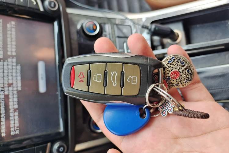 Used Haval H8 2015 2.0T Two-Wheel-Drive Luxury Version Vehicle Key