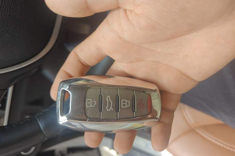 Used Haval H8 2015 2.0T Two-Wheel-Drive Elite Version Vehicle Key