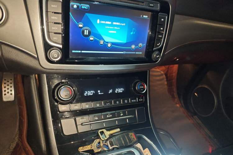 Used Haval H8 2017 2.0T Gasoline 4x4 Smart Enjoyment Version Audio And AC Panel