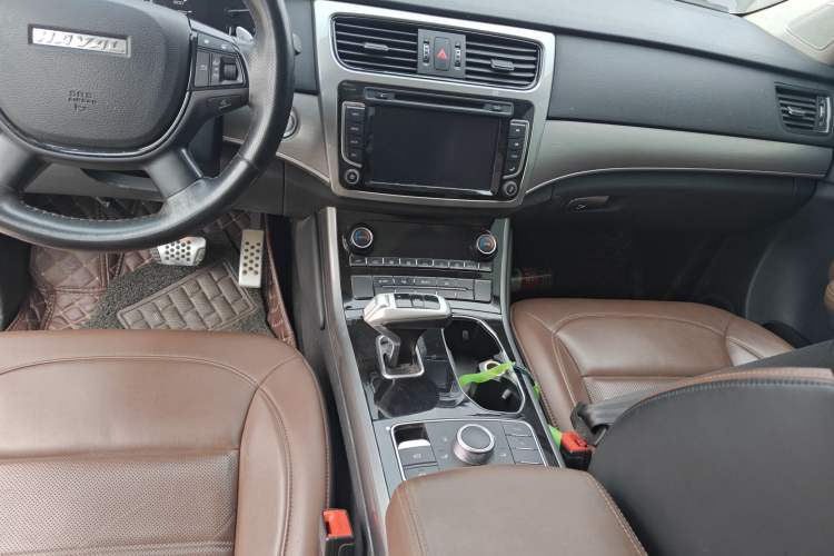 Used Haval H8 2017 2.0T Gasoline 4x4 Smart Enjoyment Version Audio And AC Panel