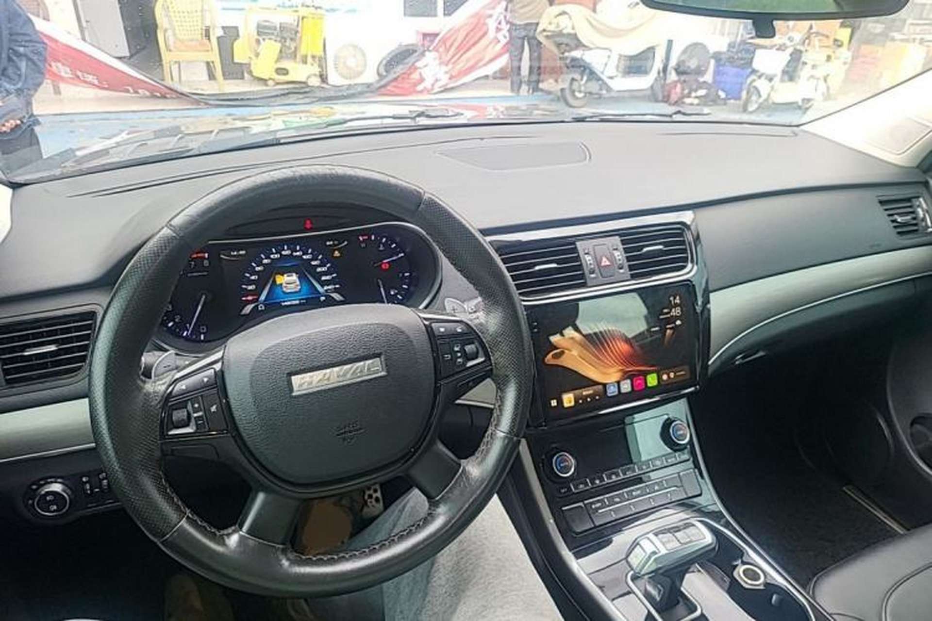 Used Haval H8 2017 2.0T Gasoline Two-Wheel Drive Enjoyment Version Center Console