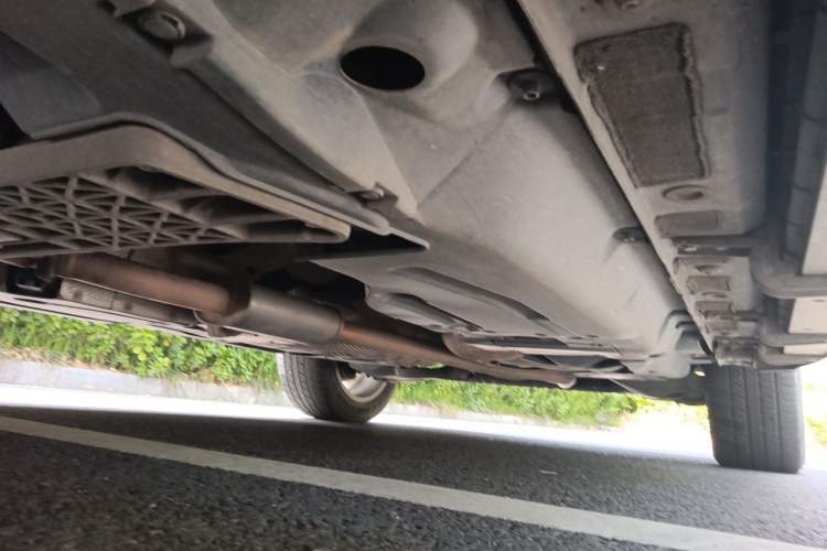 Used Haval H8 2017 2.0T Gasoline Two-Wheel Drive Enjoyment Version Chassis Front Left