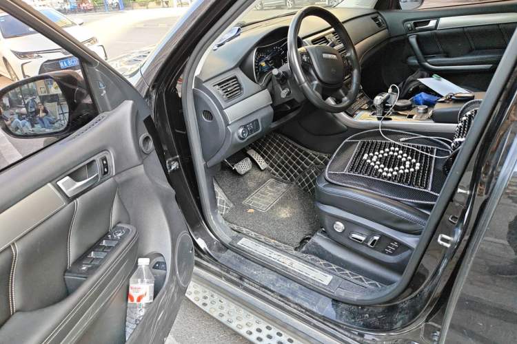 Used Haval H8 2017 2.0T Gasoline 4x4 Smart Enjoyment Version Driver Seat