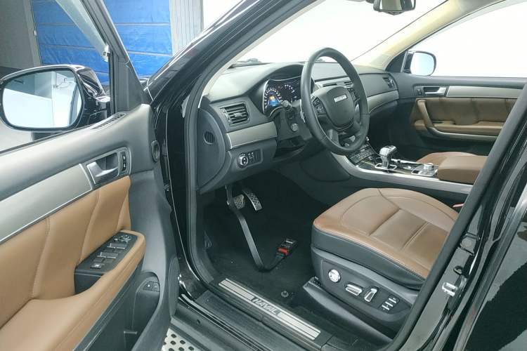 Used Haval H8 2017 2.0T Gasoline Two-Wheel Drive Smart Edition Driver Seat