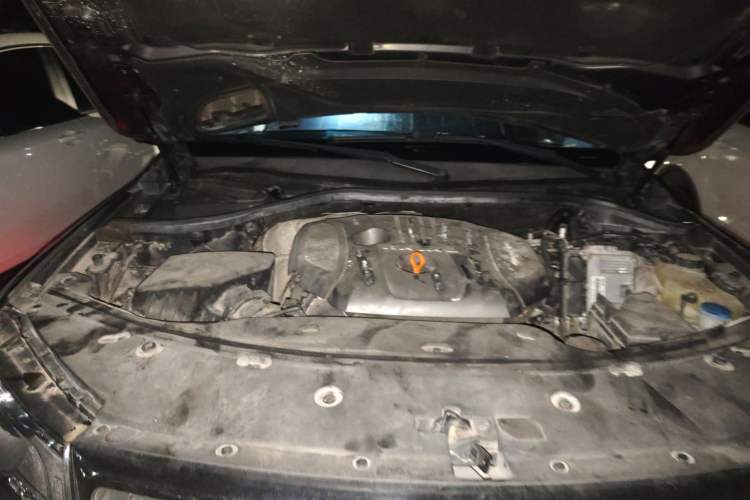 Used Haval H8 2017 2.0T Gasoline 4x4 Smart Enjoyment Version Engine Bay
