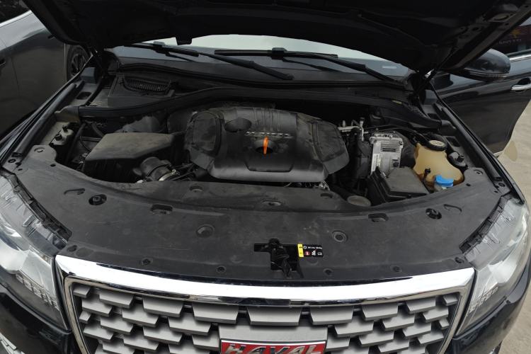 Used Haval H8 2017 2.0T Gasoline 4x4 Smart Enjoyment Version Engine Bay