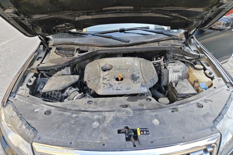 Used Haval H8 2017 2.0T Gasoline 4x4 Smart Enjoyment Version Engine Bay