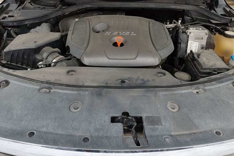 Used Haval H8 2017 2.0T Gasoline 4x4 Enjoyment Model Engine Bay