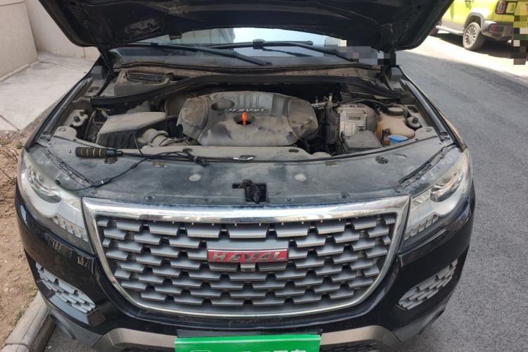 Used Haval H8 2017 2.0T Gasoline Two-Wheel Drive Smart Edition Engine Bay