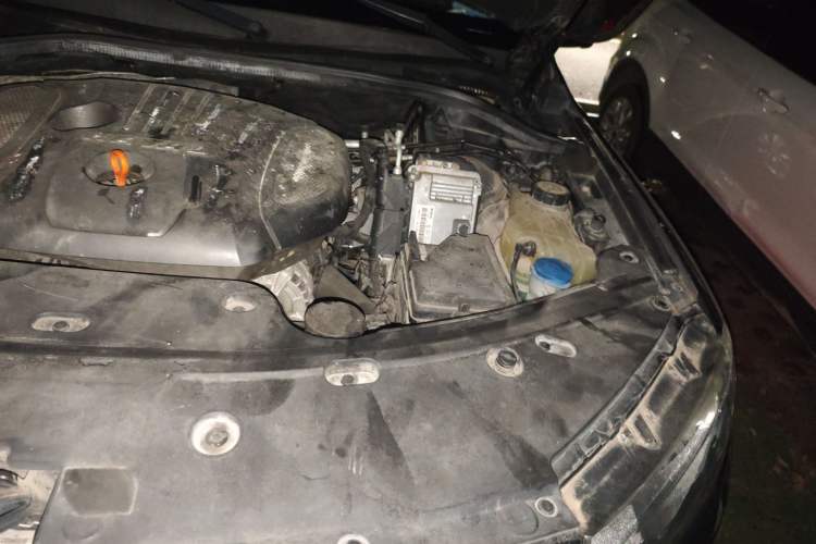 Used Haval H8 2017 2.0T Gasoline 4x4 Smart Enjoyment Version Engine Bay Left