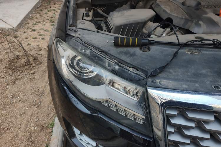 Used Haval H8 2017 2.0T Gasoline Two-Wheel Drive Smart Edition Engine Bay Right