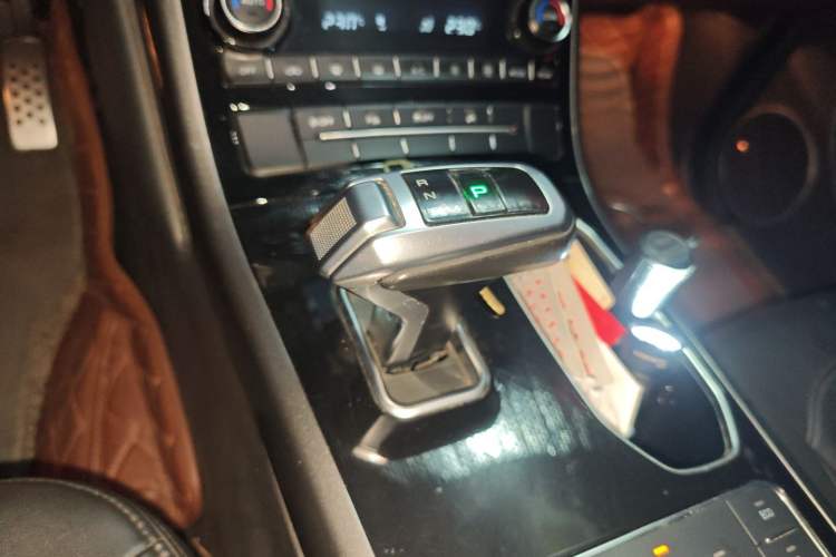 Used Haval H8 2017 2.0T Gasoline 4x4 Smart Enjoyment Version Gear Lever