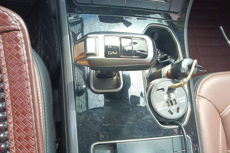 Used Haval H8 2017 2.0T Gasoline Two-Wheel Drive Enjoyment Version Gear Lever