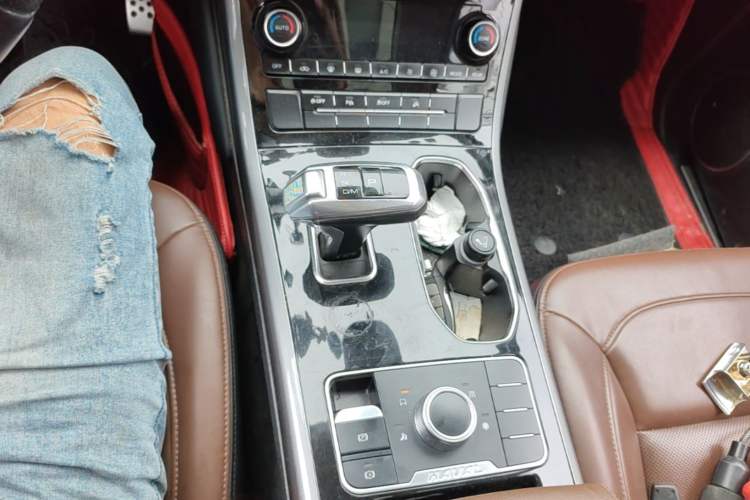 Used Haval H8 2017 2.0T Gasoline 4x4 Enjoyment Model Gear Lever