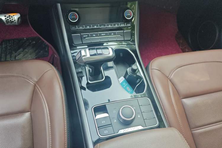 Used Haval H8 2017 2.0T Gasoline Two-Wheel Drive Smart Edition Gear Lever