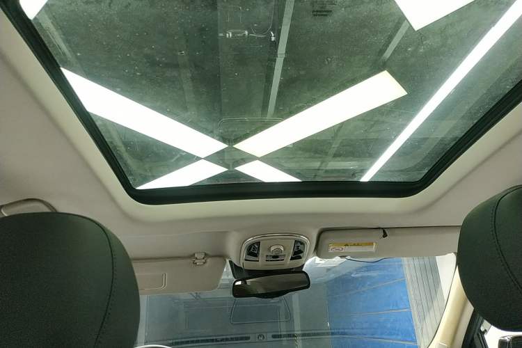 Used Haval H8 2017 2.0T Gasoline Two-Wheel Drive Smart Edition Headliner