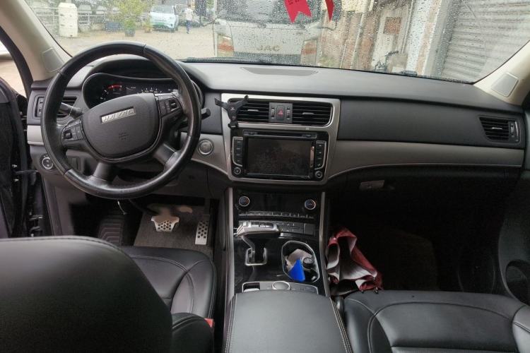 Used Haval H8 2017 2.0T Diesel 4x4 Smart Enjoyment Version Interior 2