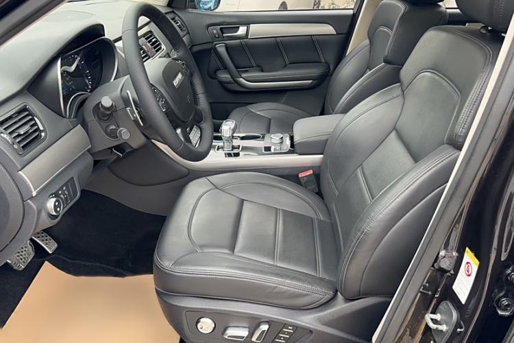 Used Haval H8 2017 2.0T Gasoline 4x4 Smart Enjoyment Version Interior 3