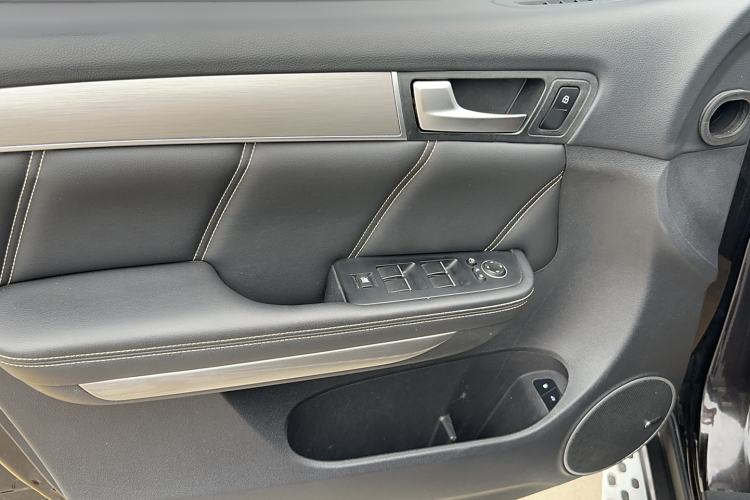 Used Haval H8 2017 2.0T Gasoline 4x4 Smart Enjoyment Version Interior 6