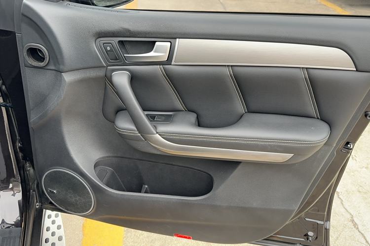 Used Haval H8 2017 2.0T Gasoline 4x4 Smart Enjoyment Version Interior 7
