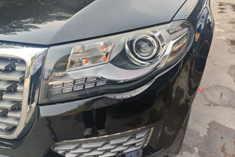 Used Haval H8 2017 2.0T Gasoline Two-Wheel Drive Smart Edition Left Front Headlight