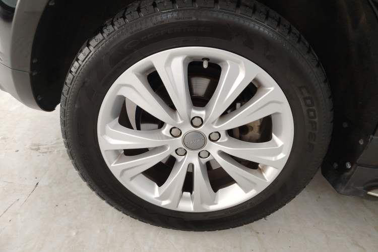 Used Haval H8 2017 2.0T Gasoline Two-Wheel Drive Enjoyment Version Left Front Wheel Hub