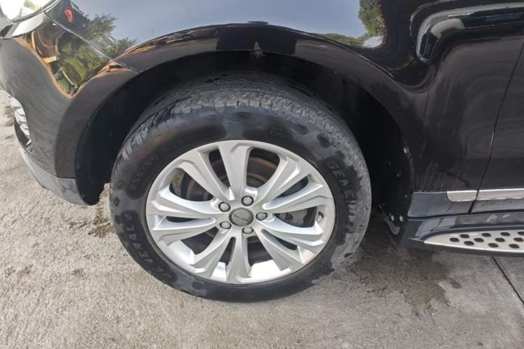 Used Haval H8 2017 2.0T Gasoline Two-Wheel Drive Smart Edition Left Front Wheel Hub