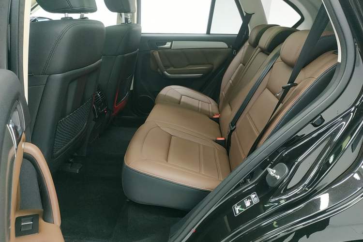 Used Haval H8 2017 2.0T Gasoline Two-Wheel Drive Smart Edition Left Rear Seat