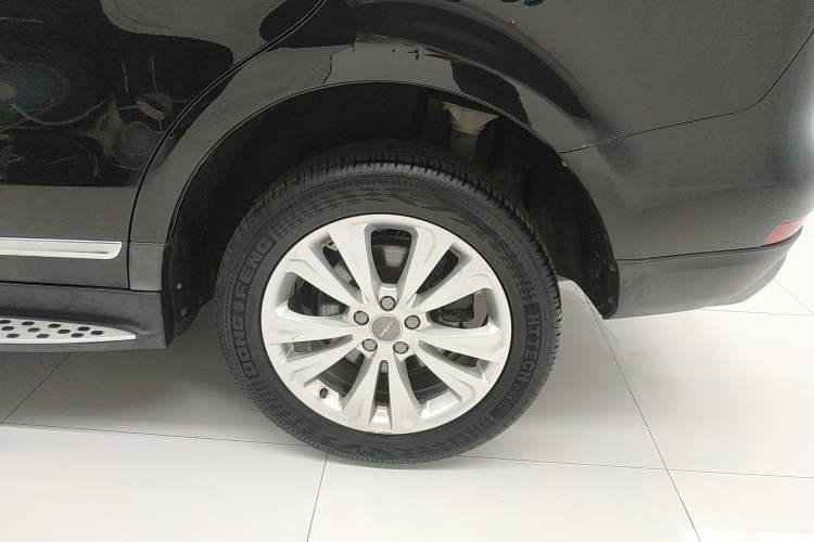 Used Haval H8 2017 2.0T Gasoline Two-Wheel Drive Smart Edition Left Rear Wheel Hub