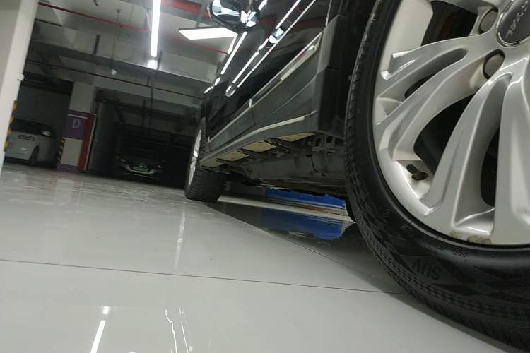 Used Haval H8 2017 2.0T Gasoline Two-Wheel Drive Smart Edition Left Side Sill