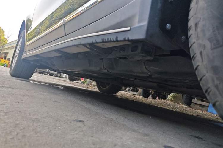 Used Haval H8 2017 2.0T Gasoline Two-Wheel Drive Smart Edition Left Side Sill