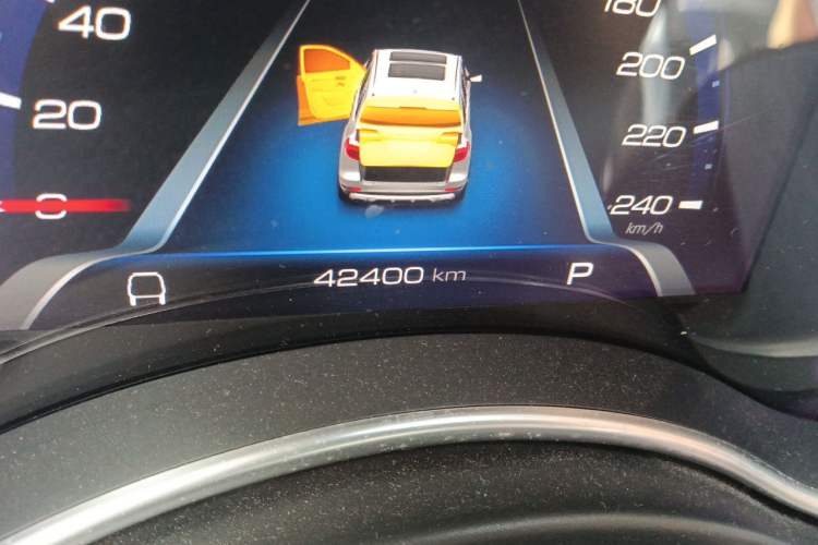 Used Haval H8 2017 2.0T Gasoline Two-Wheel Drive Enjoyment Version Odometer Close Up