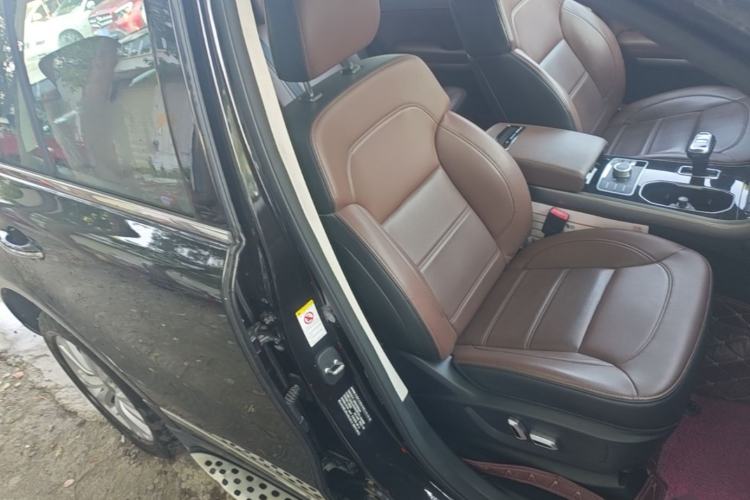 Used Haval H8 2017 2.0T Gasoline Two-Wheel Drive Smart Edition Right Front Seat