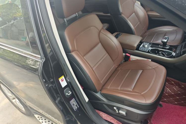Used Haval H8 2017 2.0T Gasoline Two-Wheel Drive Smart Edition Right Front Seat