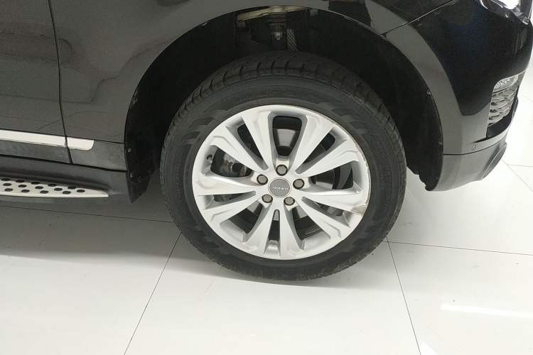 Used Haval H8 2017 2.0T Gasoline Two-Wheel Drive Smart Edition Right Front Wheel Hub