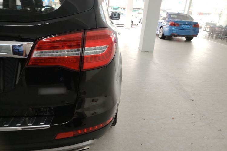 Used Haval H8 2017 2.0T Gasoline Two-Wheel Drive Enjoyment Version Right Rear Taillight