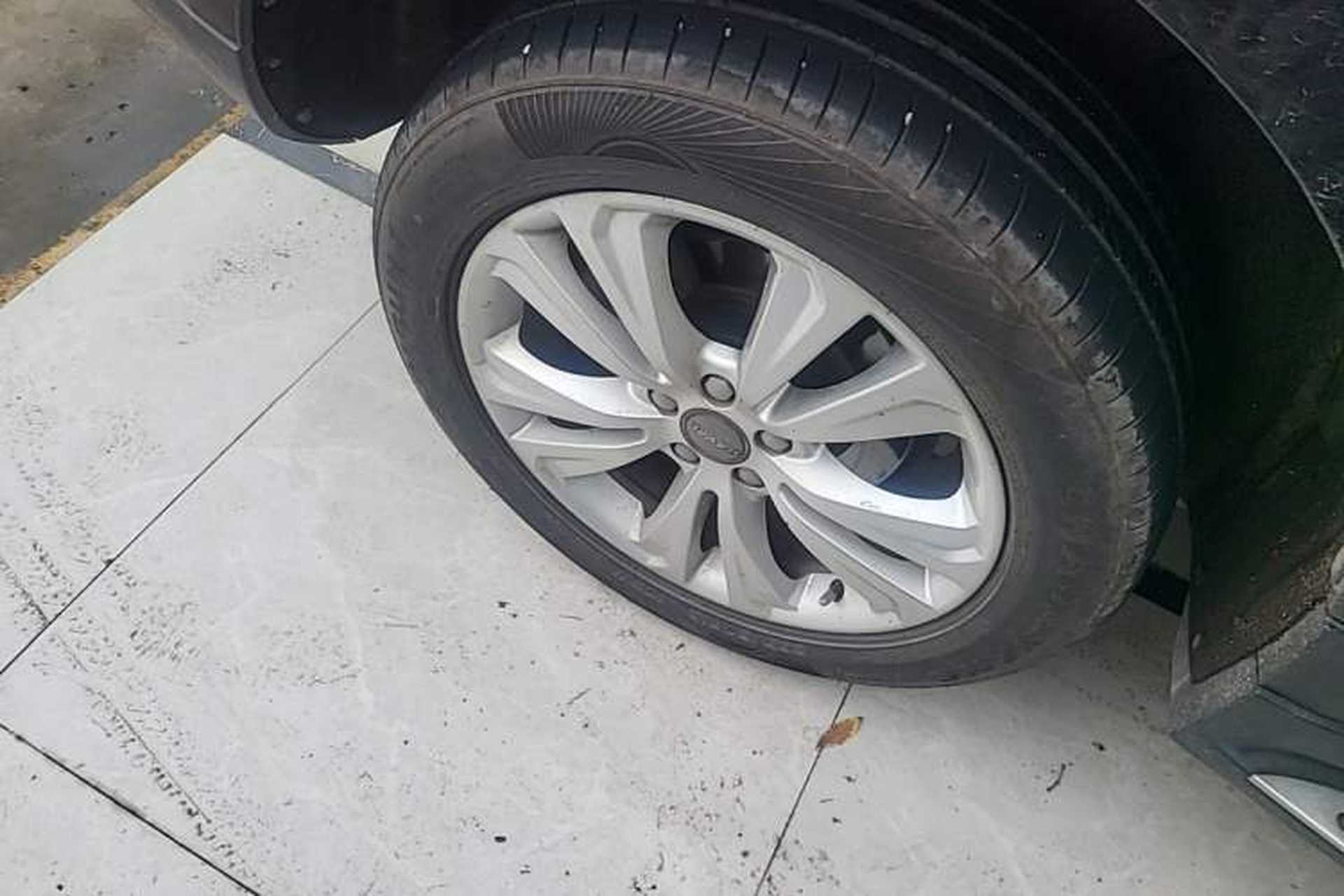 Used Haval H8 2017 2.0T Gasoline Two-Wheel Drive Enjoyment Version Right Rear Wheel Hub