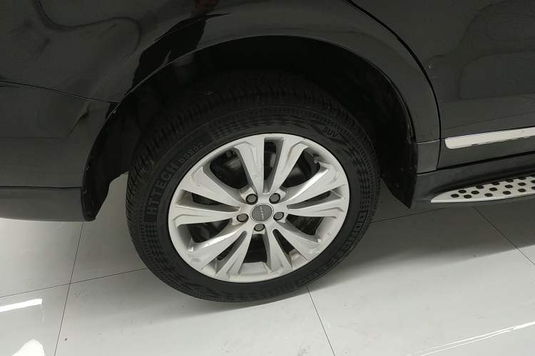 Used Haval H8 2017 2.0T Gasoline Two-Wheel Drive Smart Edition Right Rear Wheel Hub